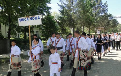  Ansamblul Folcloric Sinca Noua - 2010, Botosani Festival Folcloric Vorona|- Parada