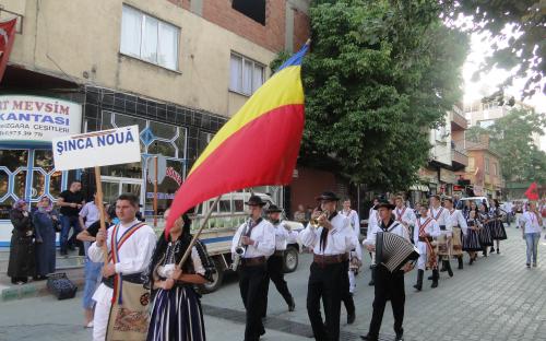 Ansamblul Folcloric Sinca Noua - 2011, Turcia, Bursa | Parada