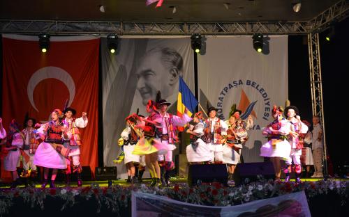 Ansamblul Folcloric Sinca Noua - Antalia, Turcia 2014 | Joc din Nasaud