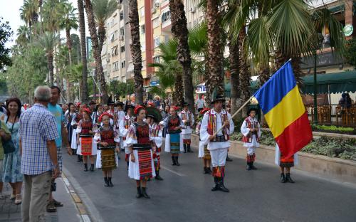 Ansamblul Folcloric Sinca Noua - Antalia, Turcia 2014 | Parada